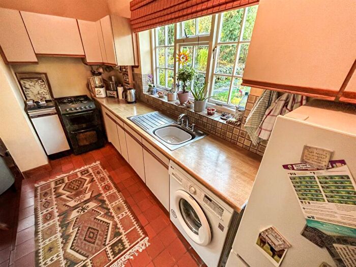 2 Bedroom Cottage For Sale In Lower Chirk Bank, Wrexham, LL14