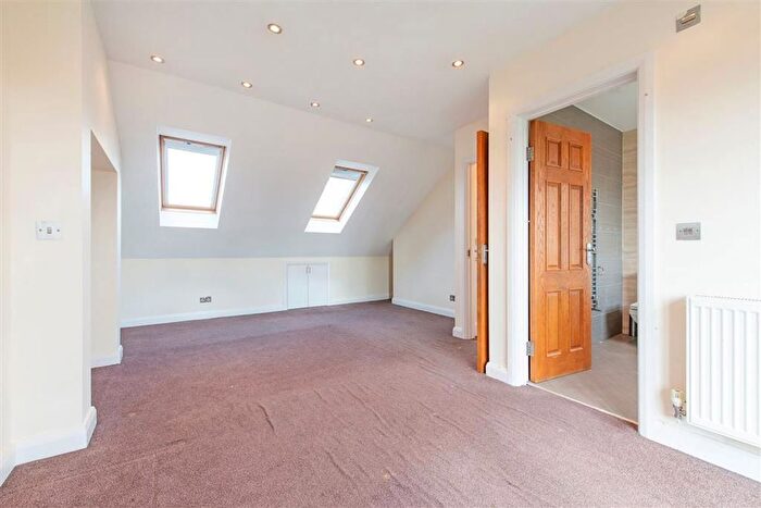 4 Bedroom Property For Sale In Cumbrian Gardens, Cricklewood, NW2
