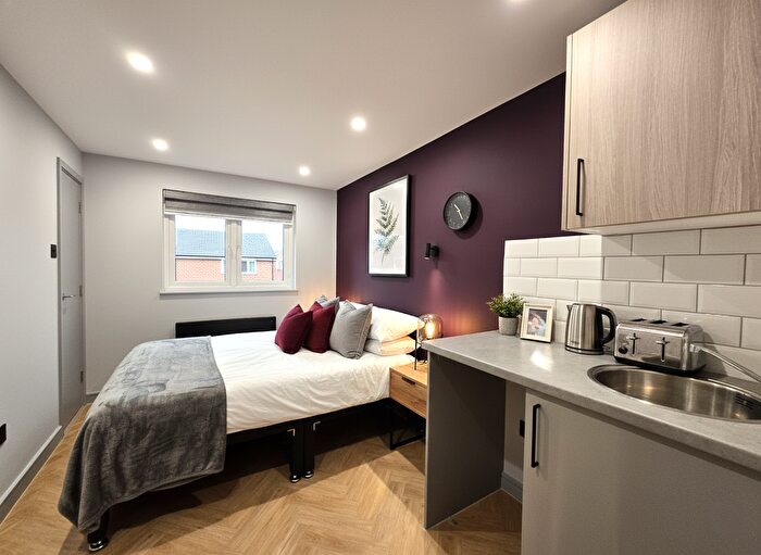 Studio To Rent In Bluefield Close, Hampton, TW12