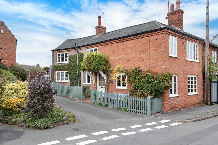 2 Bedroom Cottage For Sale In North Street, Swinford, LE17