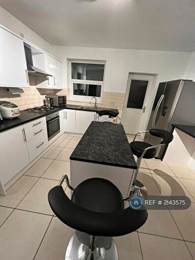 4 Bedroom End Of Terrace House To Rent In Spencer Street, Northampton, NN5