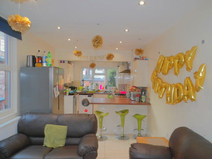 5 Bedroom House To Rent In &#;pppw Bed Cromwell St, NG7