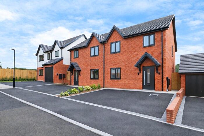 3 Bedroom Semi Detached House For Sale In Old Birmingham Road, Lickey End, Bromsgrove, B60