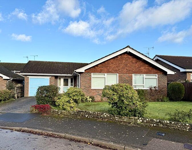 3 Bedroom Bungalow For Sale In The Hooks, Henfield, BN5