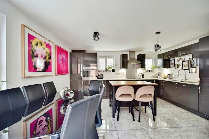 4 Bedroom Detached House For Sale In Bunyard Way, Allington, Maidstone, Kent, ME16