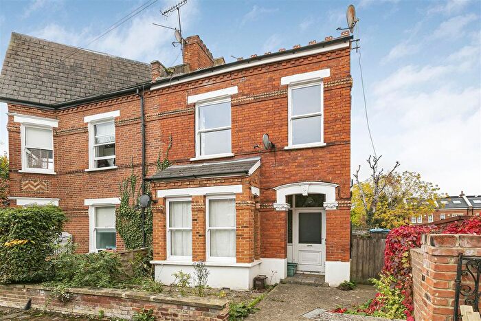 1 Bedroom Flat To Rent In Brunswick Road, Kingston Upon Thames, KT2