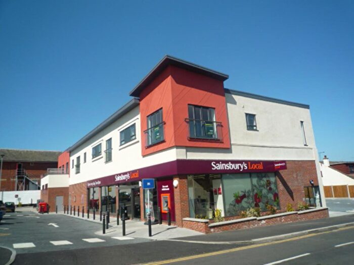 2 Bedroom Flat To Rent In - London Road, Leigh On Sea Essex, SS9