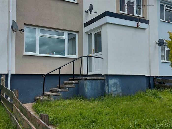 2 Bedroom Flat To Rent In Gwaunfelen Walk, Blaenavon, Pontypool, NP4