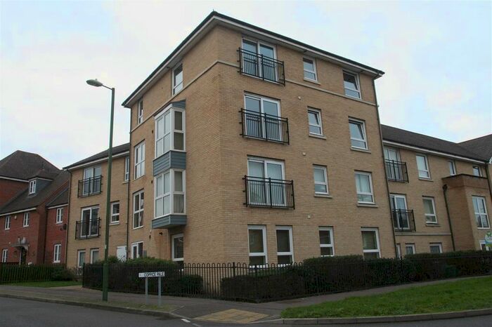 2 Bedroom Flat To Rent In Chineham, Basingstoke, Hampshire, RG24