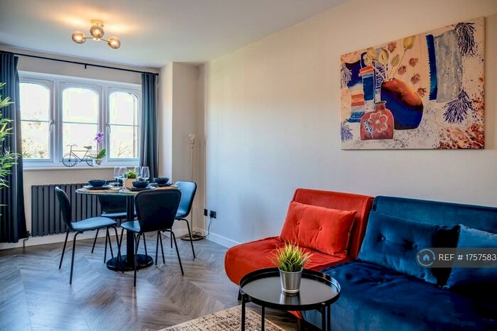 1 Bedroom Flat To Rent In Old Mill Gardens, Berkhamsted, HP4