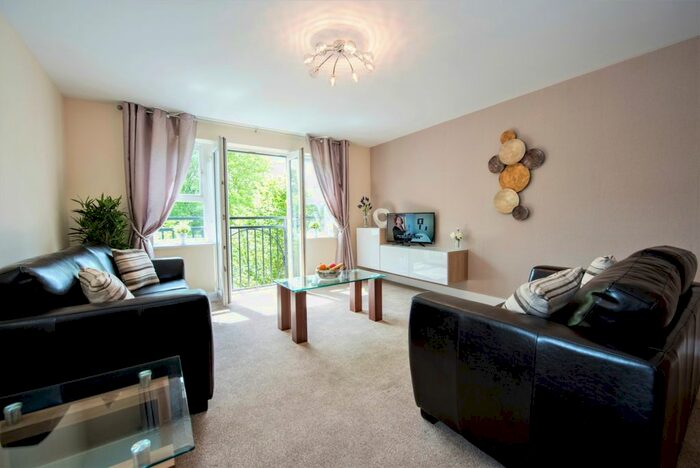 2 Bedroom Flat To Rent In Three Bridges Road, Crawley RH10