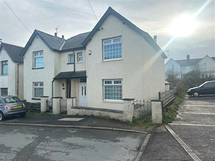 2 Bedroom End Of Terrace House For Sale In Highwalls Road, Dinas Powys, CF64