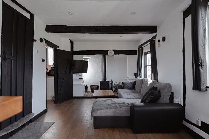 3 Bedroom Detached House To Rent In Cross Oak Lane, Redhill, RH1