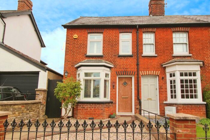 3 Bedroom Semi-Detached House For Sale In Bentfield Causeway, Stansted, CM24