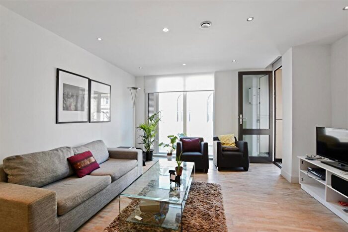 3 Bedroom Apartment For Sale In Junction Road, N19