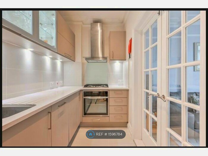 2 Bedroom Flat To Rent In Lauderdale Mansions, London, W9