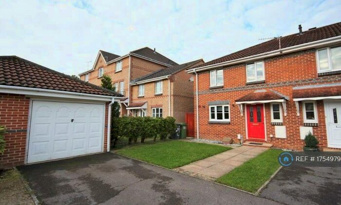 3 Bedroom End Of Terrace House To Rent In Saffron Way, Whiteley, Fareham, PO15