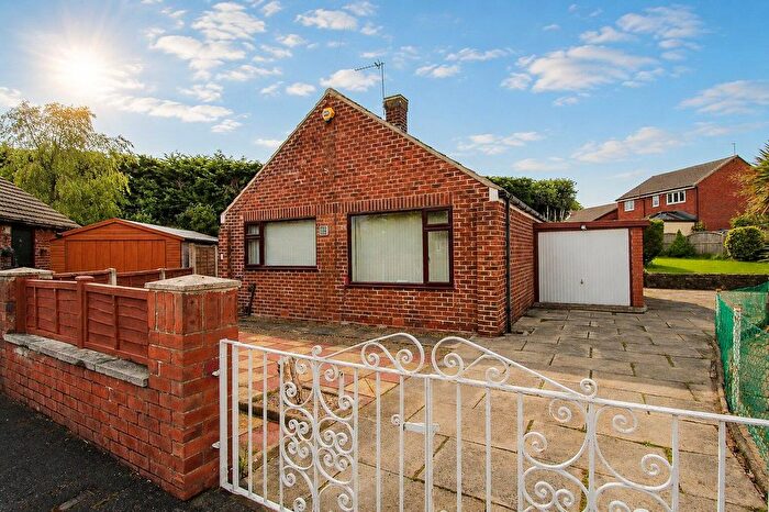 2 Bedroom Detached Bungalow For Sale In Mackie Hill Close, Crigglestone, Wakefield, WF4