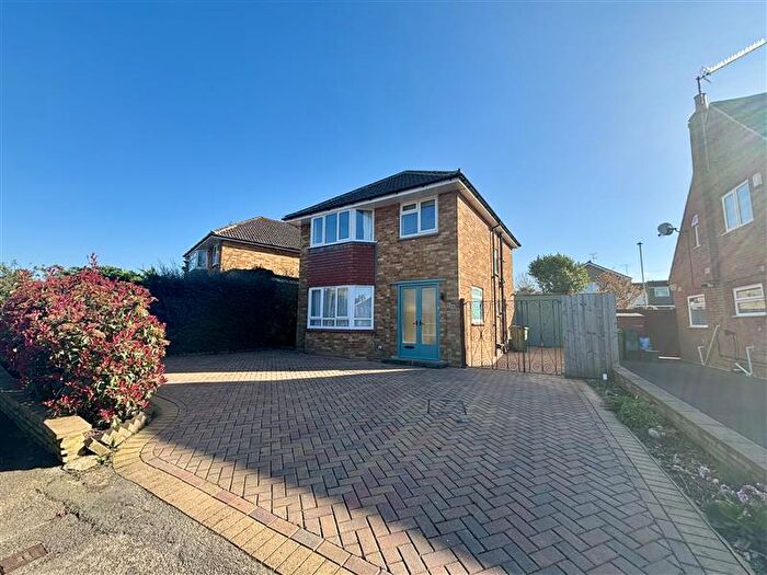 3 Bedroom House To Rent In Beeches Road, Charlton Kings, GL53