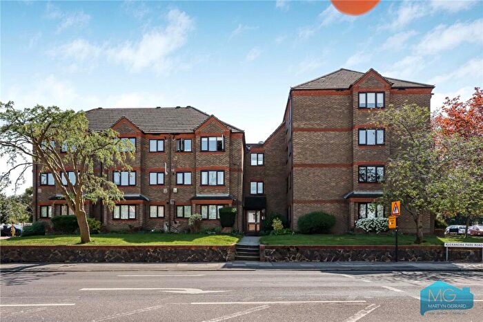 2 Bedroom Apartment For Sale In Caroline Close, Muswell Hill, London, N10