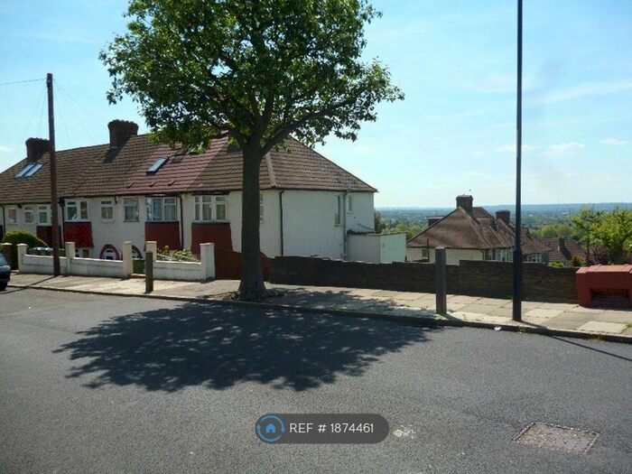 3 Bedroom End Of Terrace House To Rent In Castlewood Drive, London, SE9