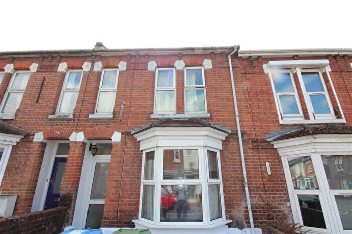 3 Bedroom Terraced House To Rent In Milton Road, Southampton, SO15