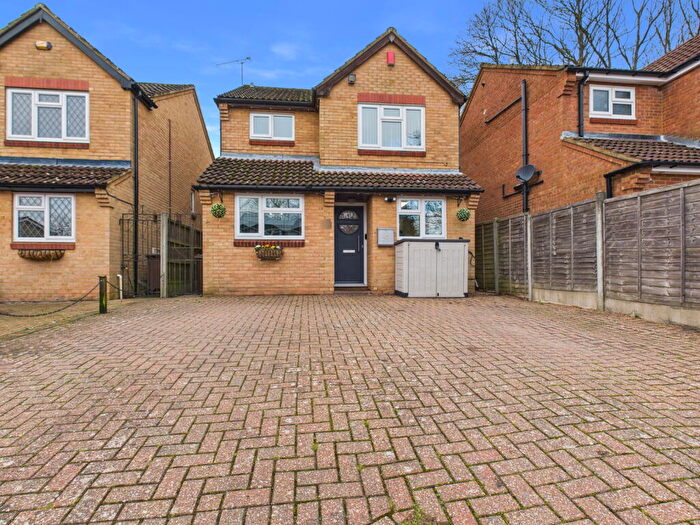 3 Bedroom Detached House For Sale In Mafeking Road, Walderslade, ME5