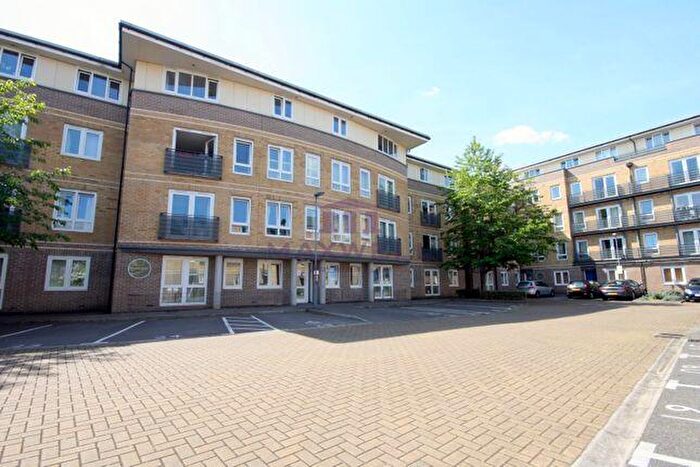 1 Bedroom Apartment To Rent In Crowngate House, Hereford Road, Bow, E3