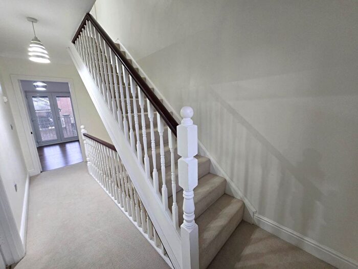 3 Bedroom Town House For Sale In Gardeners Place, Chartham, CT4