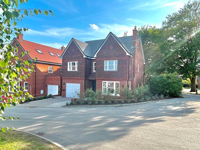 5 Bedroom Detached House For Sale In Harvieston Close, Tring, HP23