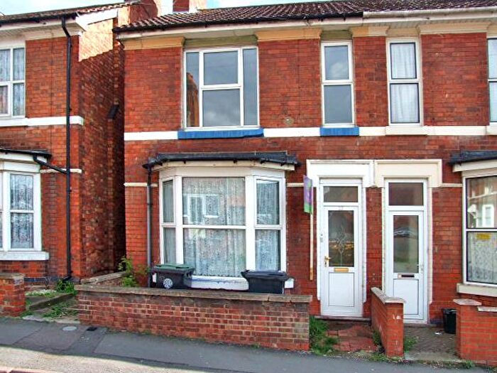3 Bedroom House To Rent In Queen Street, Rushden, Northants, NN10