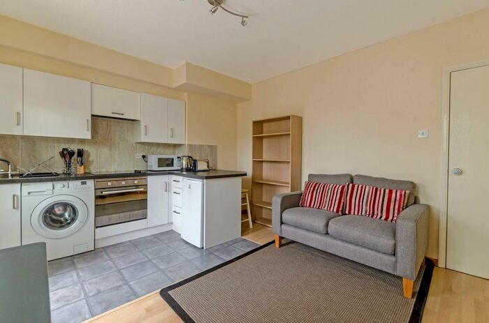 1 Bedroom Flat To Rent In Wilmot Street, Bethnal Green, London, E2