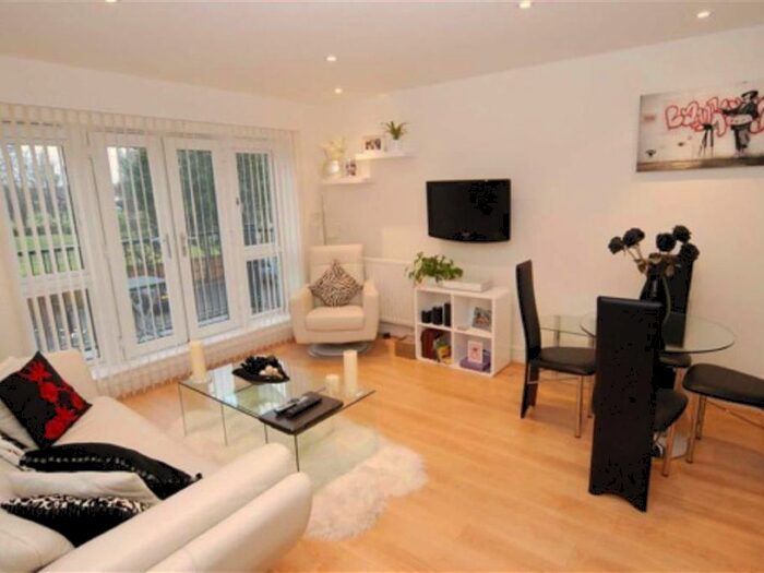 1 Bedroom Flat To Rent In Holders Hill Road, London, NW7