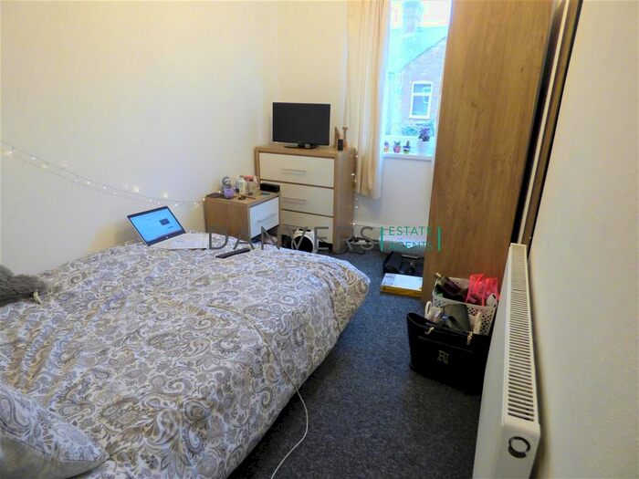 4 Bedroom Terraced House To Rent In Ullswater Street, Leicester, LE2