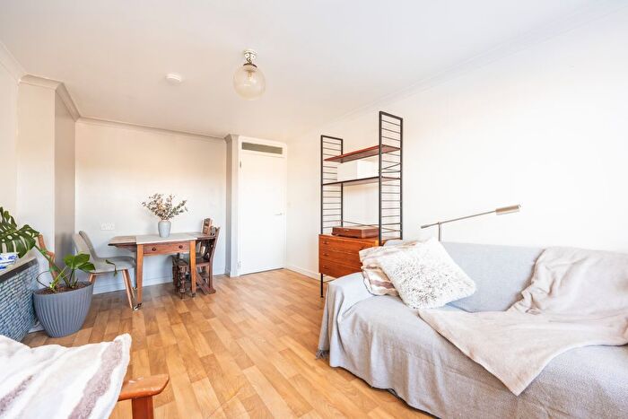 1 Bedroom Flat For Sale In / Henderson Row, Edinburgh, EH3
