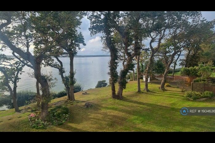 3 Bedroom Flat To Rent In Victoria Road, Netley Abbey, Southampton, SO31