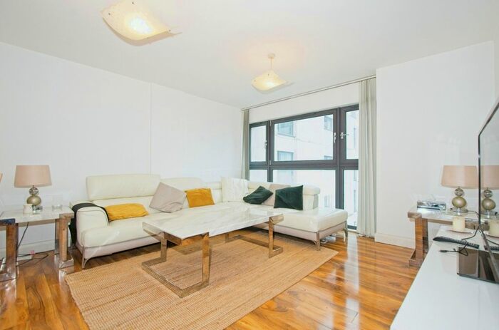 2 Bedroom Flat To Rent In Churchill Way, Cardiff, CF10