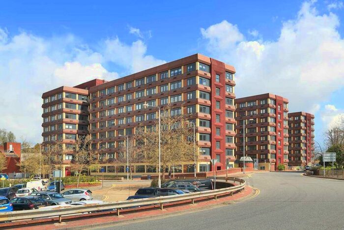 1 Bedroom Flat To Rent In Trafford House, Central Basildon, SS16