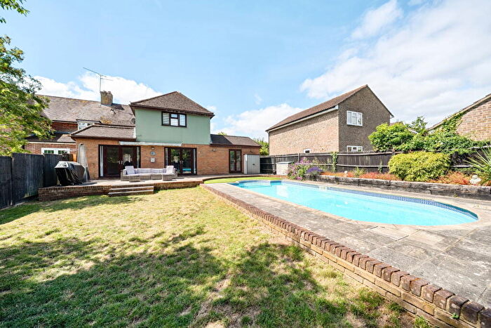 4 Bedroom House For Sale In Dunsford Crescent, Basingstoke, RG23