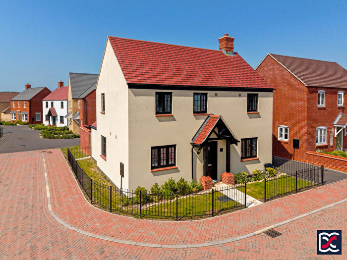 3 Bedroom Detached House For Sale In Lamport Green, Towcester, West Northamptonshire, NN12