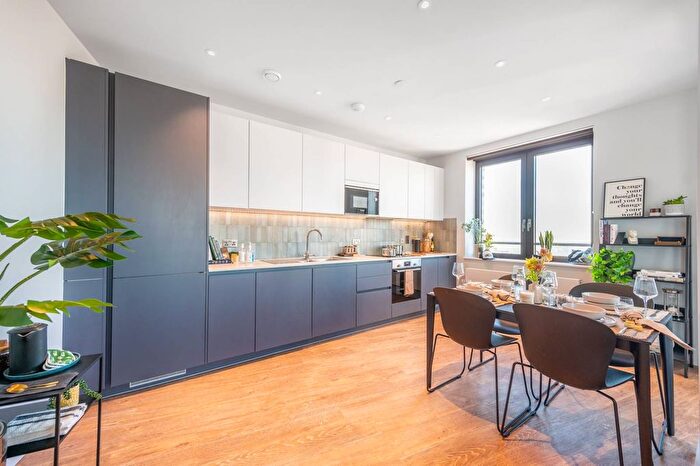 2 Bedroom Flat To Rent In Uncle Wembley, Wembley, HA9