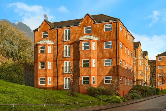 2 Bedroom Flat For Sale In Goodrich Mews, Dudley, DY3