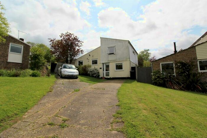 3 Bedroom Detached House For Sale In St. Marys Close, Offton, Ipswich, IP8
