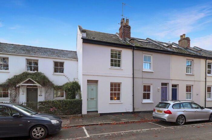 2 Bedroom Property To Rent In Kew Place, Cheltenham, GL53