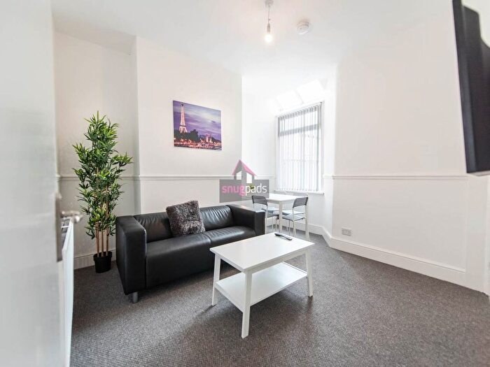 3 Bedroom Semi-Detached House To Rent In Doveleys Road, Salford, M6