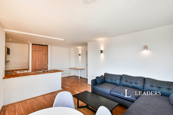 2 Bedroom Apartment To Rent In Skyline Central, Goulden Street, Manchester, M4