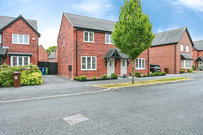 3 Bedroom Semi-Detached House For Sale In Almond Green Avenue, Wigan, Lancashire, WN6