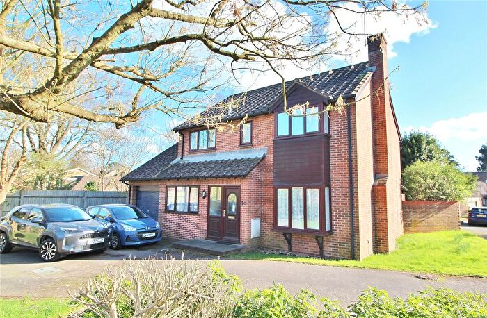 4 Bedroom Detached House For Sale In Prince William Close, Findon Valley, Worthing, West Sussex, BN14