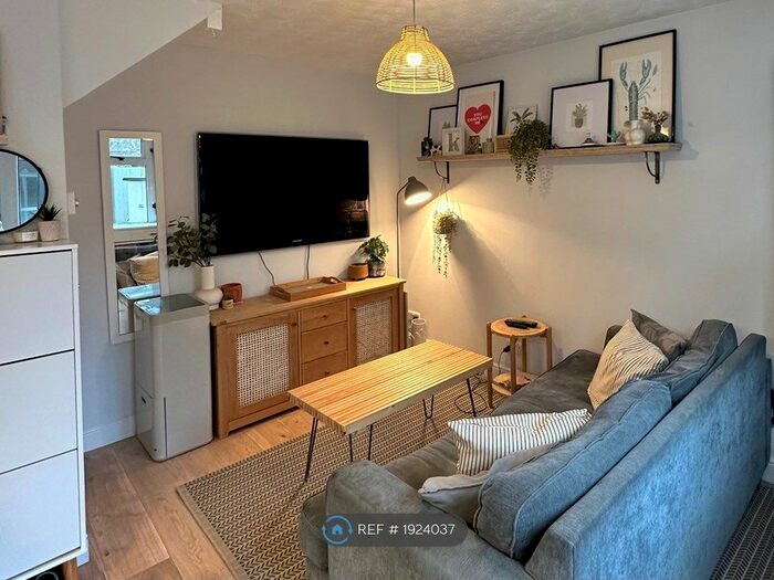 1 Bedroom End Of Terrace House To Rent In Lidiard Gardens, Southsea, PO4