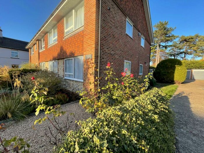 1 Bedroom Apartment To Rent In Woodfield Lane, Ashtead, KT21